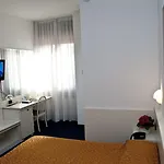Bareta Hotell 3*