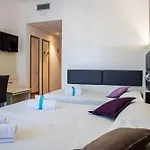 Bareta Hotell 3*